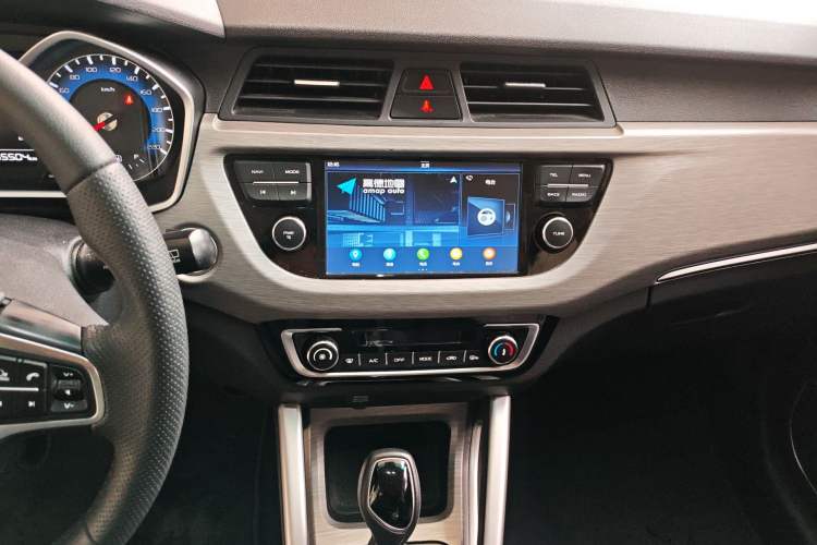 Used Geely Auto Vision X3 2017 1.5L Automatic Luxury Model Audio And AC Panel