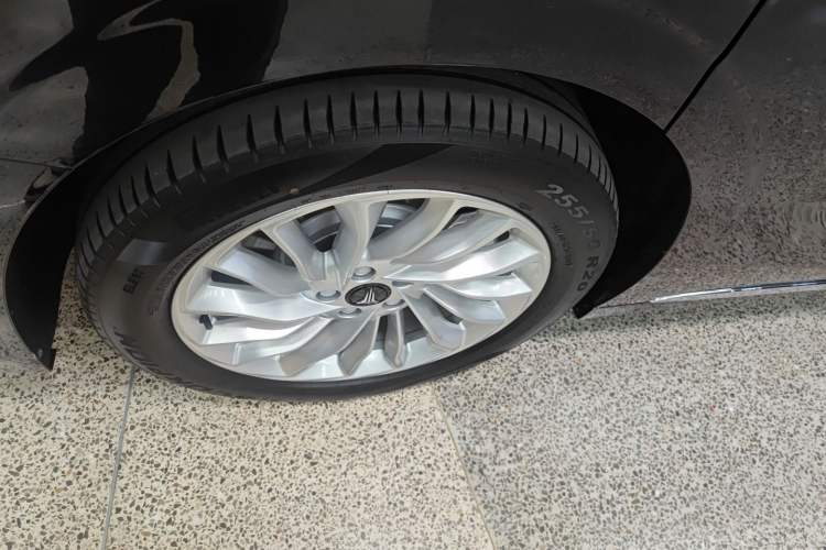 Used VOYAH Dream 2024 PHEV Extended-Range Premium Edition
