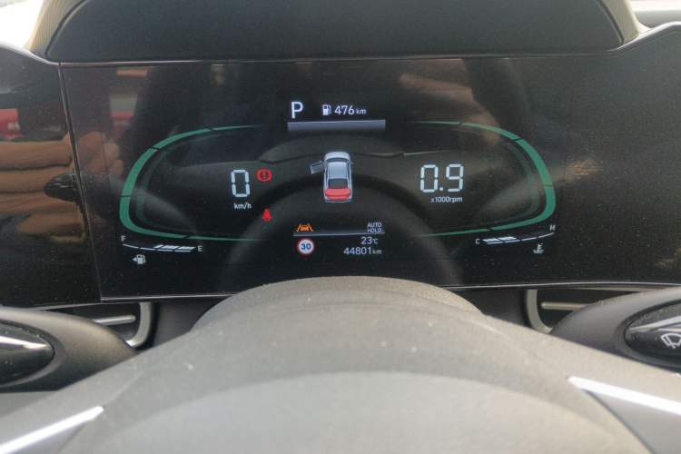 Used Hyundai Elantra 2023 1.5L CVT LUX Prestige Edition Odometer Close Up