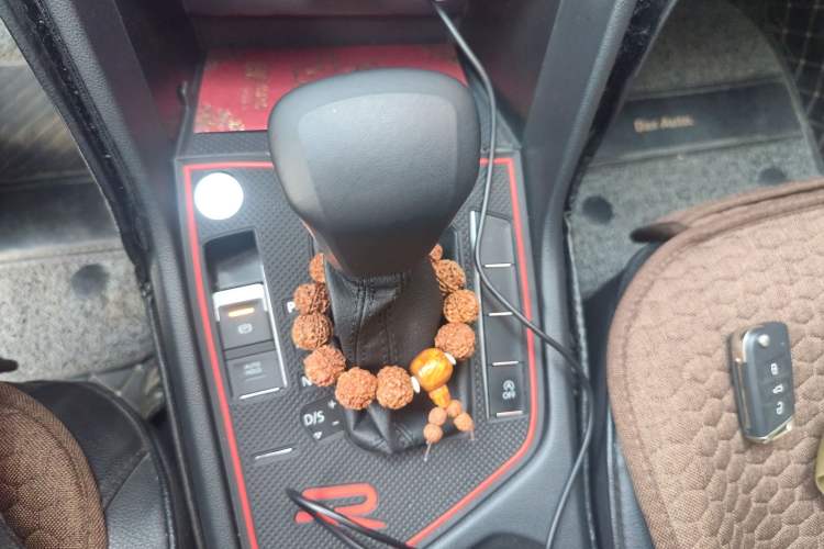 Used Volkswagen Tiguan L 2023 Revised Version 330TSI Automatic Two-Wheel Drive Smart Enjoyment Edition Gear Lever