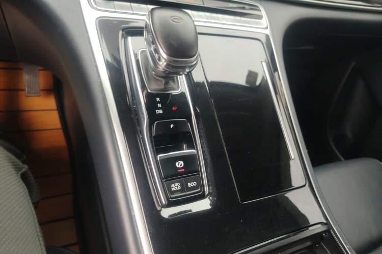 Used GAC Trumpchi M8 2021 Lingxiu Series 390T Deluxe Edition Gear Lever