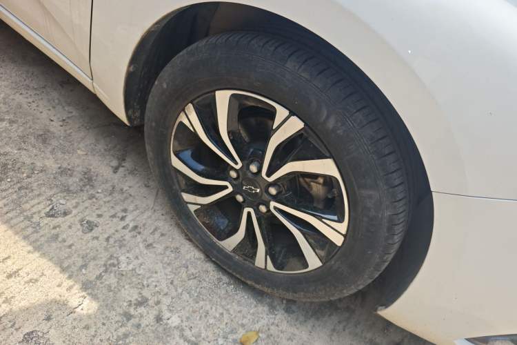 Used Chevrolet Monza 2019 RS 330T Automatic Comfort Edition China VI Standard Right Front Wheel Hub