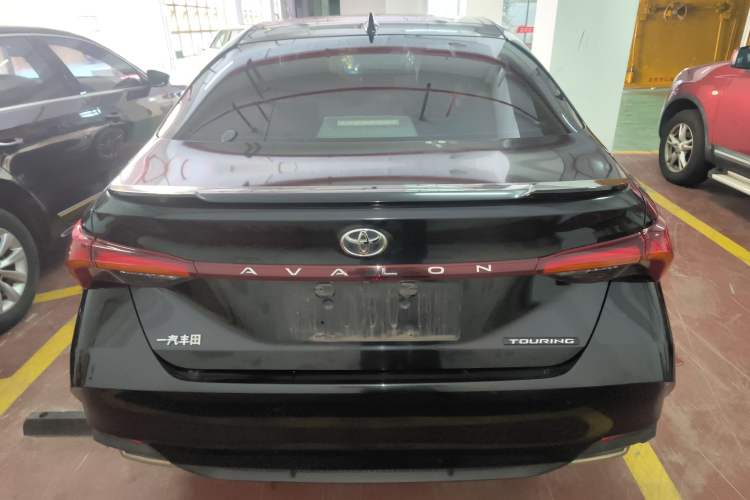 Used Toyota Avalon 2019 2.5L Touring Premium Version China VI Standard
