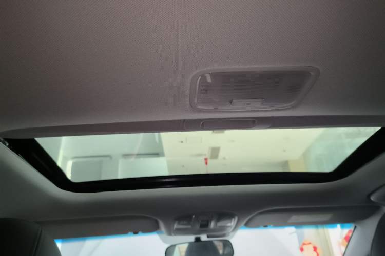 Used Hyundai Elantra (6th Generation / Lingdong) 2016 1.6L Automatic ZhiXuan – Elite Version Headliner