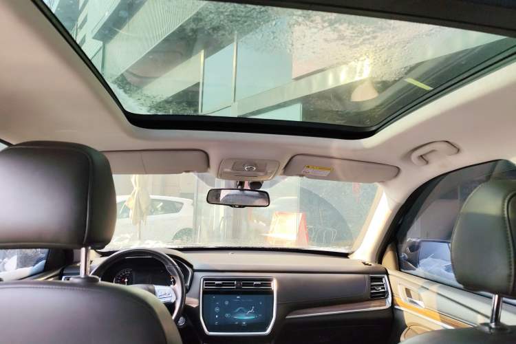 Used Roewe RX8 2019 30T Smart Connectivity Two-Wheel Drive Supreme Flagship Edition