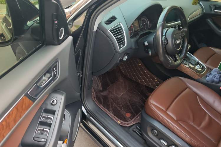 Used Audi Q5 2015 40 TFSI Comfort Model
