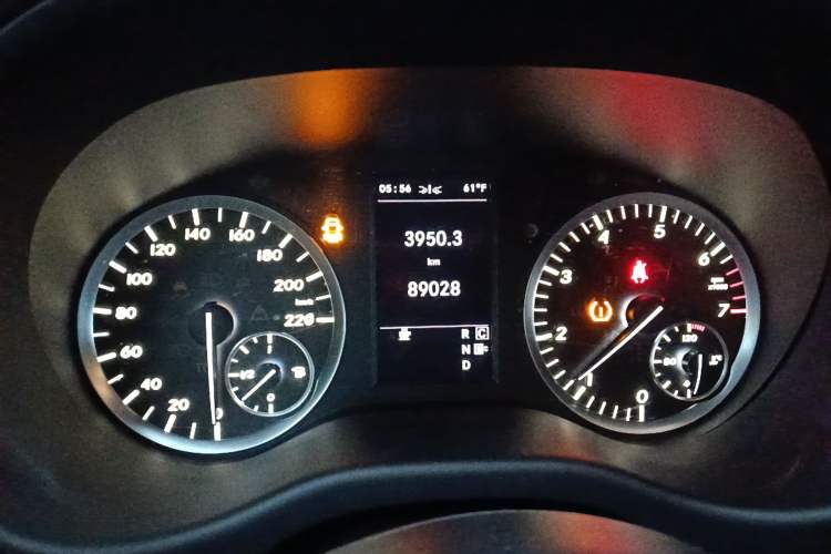 Used Mercedes-Benz V-Class  Instrument Cluster