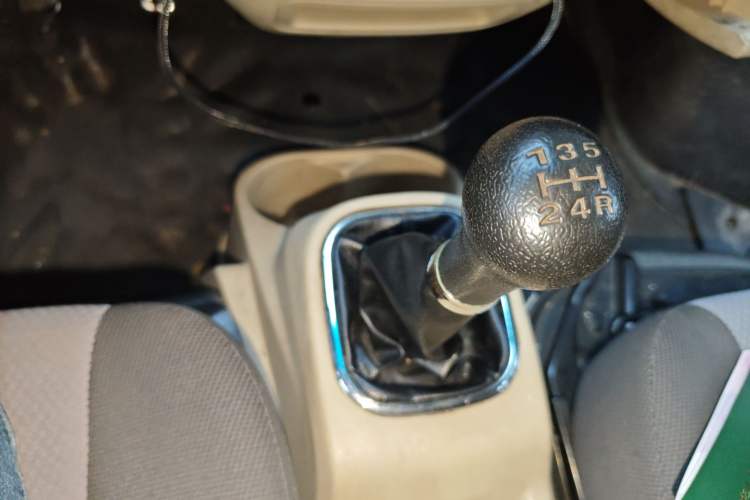 Used CHANGAN KAICHENG Ruixing M80 2018 1.5L Base Model Van Semi-Blind Window Flat Roof Rear-Hinged Doors 4G15S
