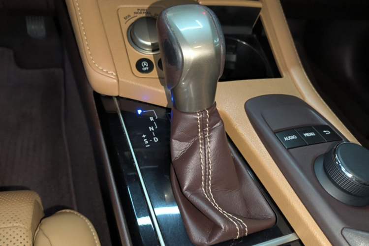 Used Lexus ES 2015 200 Elite Edition Gear Lever