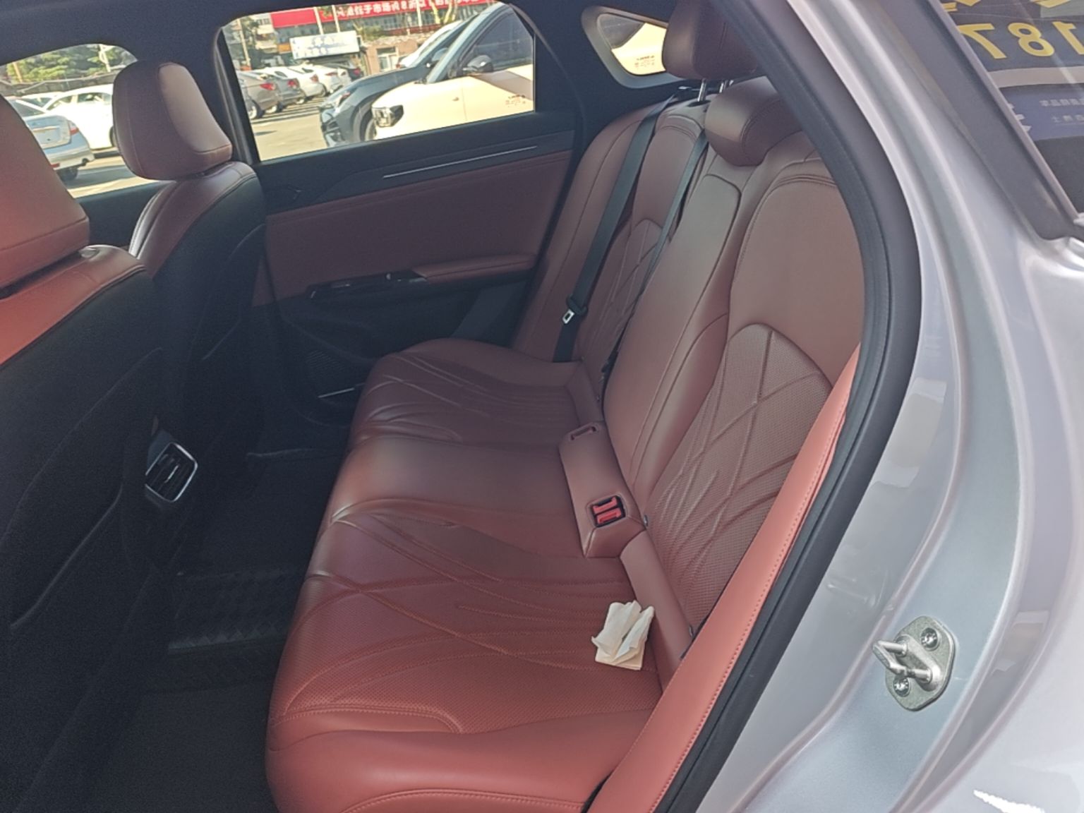 Geely Galaxy L6 2025 EM-i 140km Explorer+ Edition — снимка 20