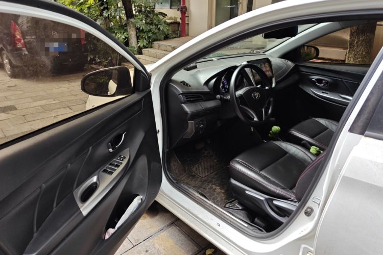 Used Toyota YARiS L Zhi Xuan 2017 1.5G CVT JingSu Model with Upgraded Sunroof