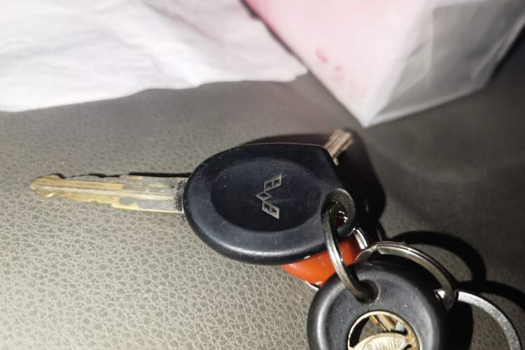 Used Wuling Rongguang V 2016 1.2L Practical Version Vehicle Key