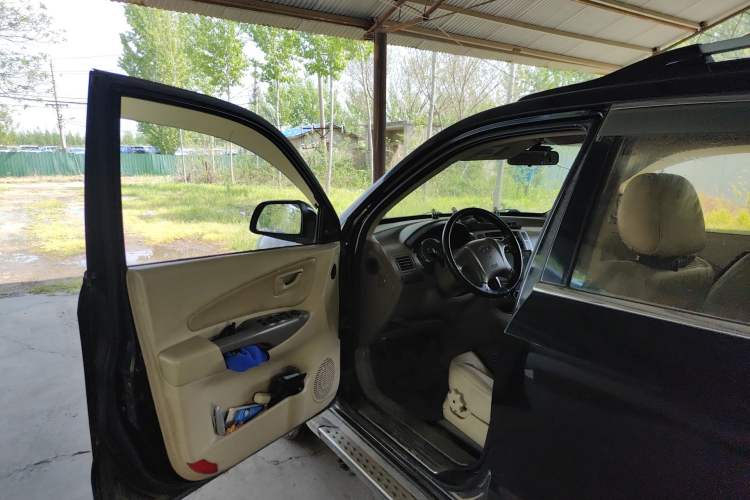 Used Hyundai Tucson 2013 2.0L Manual Two-Wheel Drive Comfort Version Driver Seat