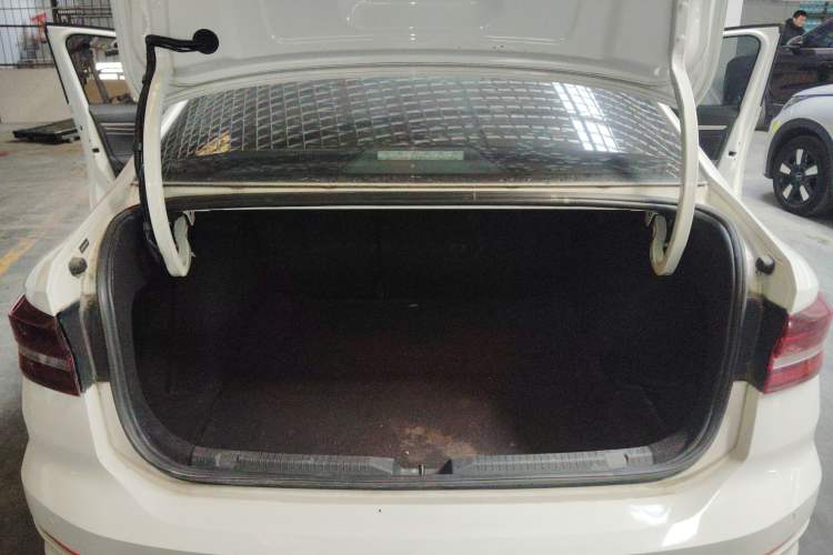 Used Volkswagen Lavida 2021 1.5L Automatic Vision Edition
