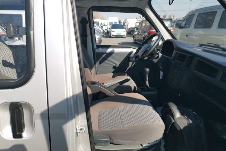 Used Wuling Zhiguang 2023 1.5L Practical Version 5/7 Seats