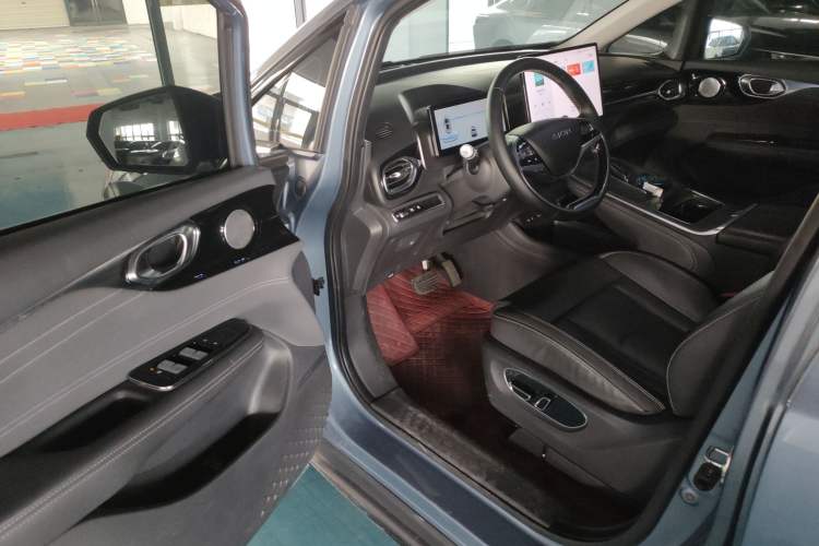 Used AION V 2024 Plus 70 Star Edition Ternary Lithium Driver Seat