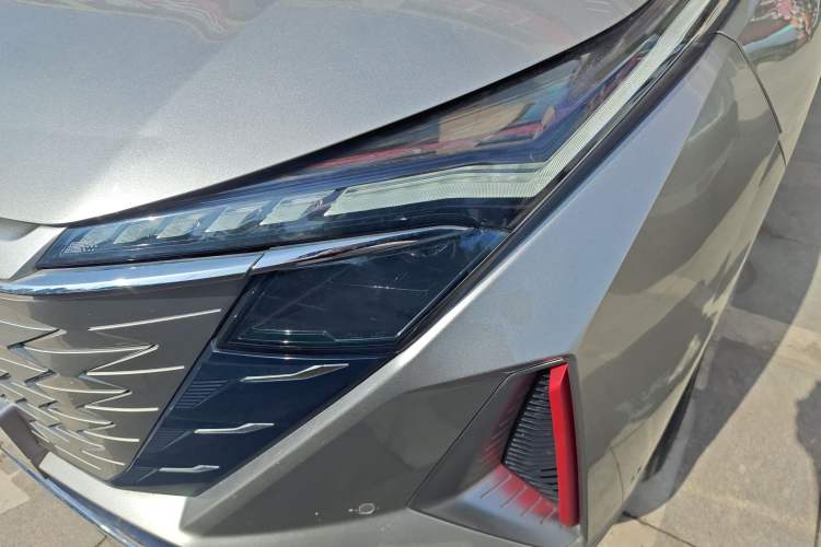 Used CHANGAN OSHAN Z6 2022 Blue Whale 1.5T DCT Smart Navigation Model