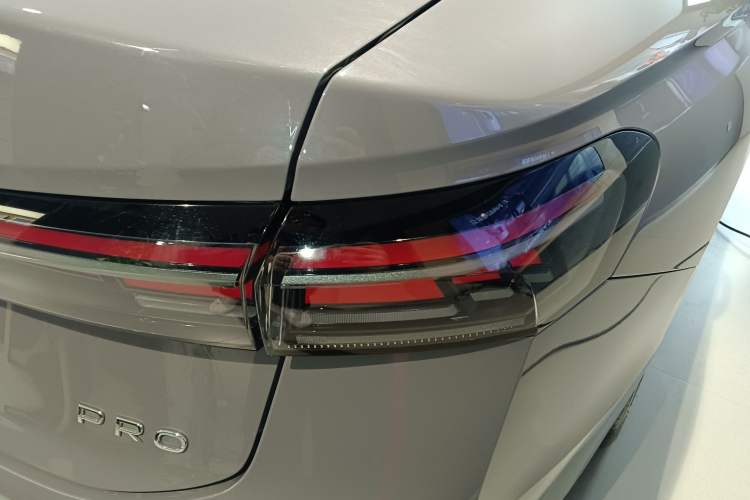 Used Volkswagen Passat 2025 Pro 380TSI Dragon Supreme Edition Right Rear Taillight