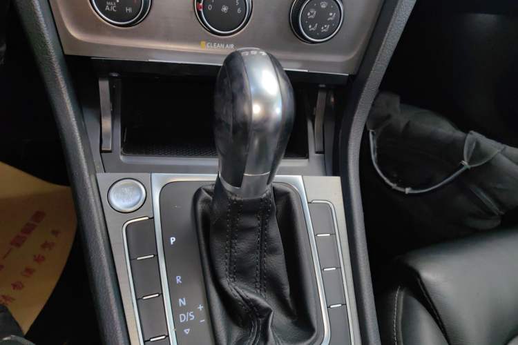 Used Volkswagen Golf 2016 230TSI Automatic Luxury Version
