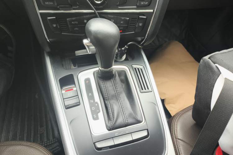 Used Audi A4L 2012 2.0 TFSI automatic standard version