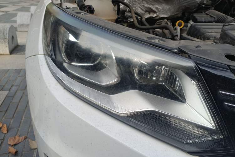 Used Volkswagen Tiguan L 2016 280TSI Automatic Two-Wheel-Drive Silk Road Style Edition
