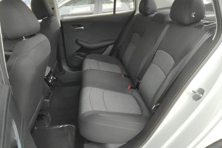 Used Roewe i5 2026 Model 1.5L Manual Comfort Version