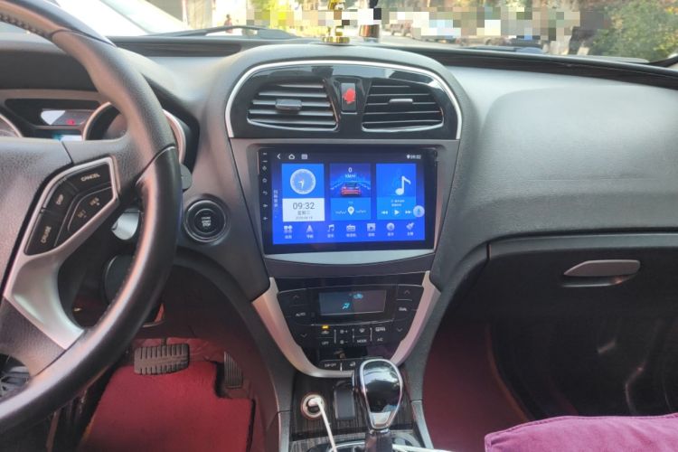 Used GAC Trumpchi GS5 Super 2015 1.8T Automatic Two-Wheel Drive Elite Edition Audio And AC Panel