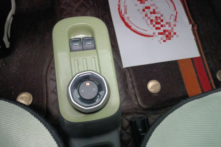 Used Geely Galaxy Panda 2023 Panda Mini 200km Endurance Bear Gear Lever