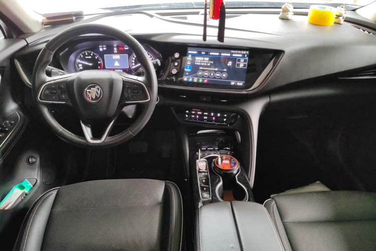 Used Buick Envision 2022 Encore Plus 652T Five-Seat All-Wheel-Drive Luxury Model Center Console