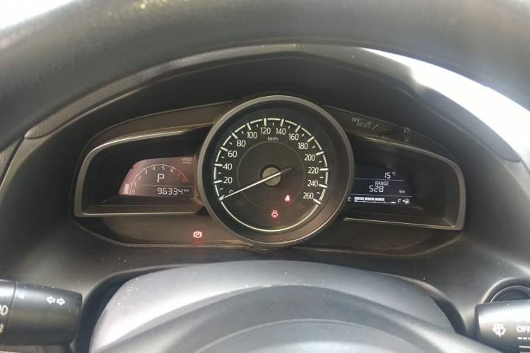 Used Mazda 3 Axela 2017 Sedan 1.5L Automatic Luxury Model Emission Standard China V
