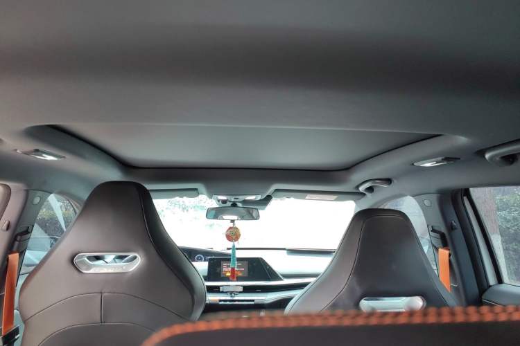 Used Changan UNI-V 2023 1.5T Premium Model
