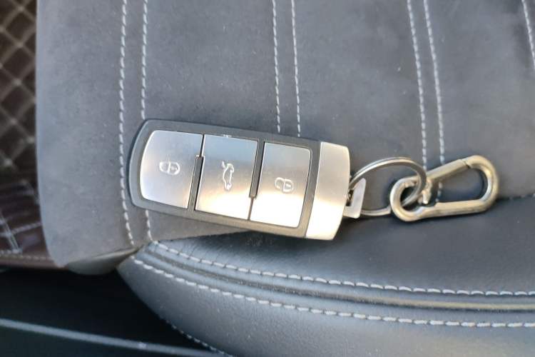 Used Volkswagen FAW-Volkswagen CC 2013 1.8TSI Luxury Model Interior 1