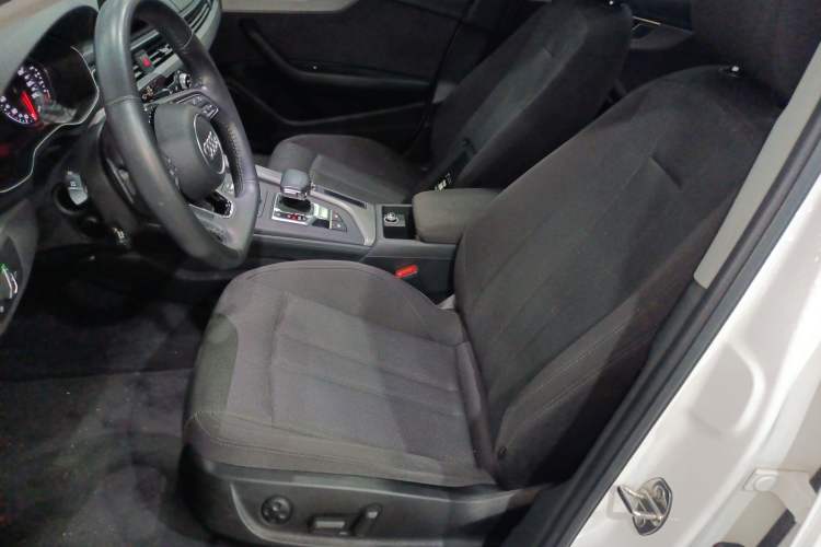 Used Audi A4L 2018 30th Anniversary Edition 40 TFSI Trendy Model
