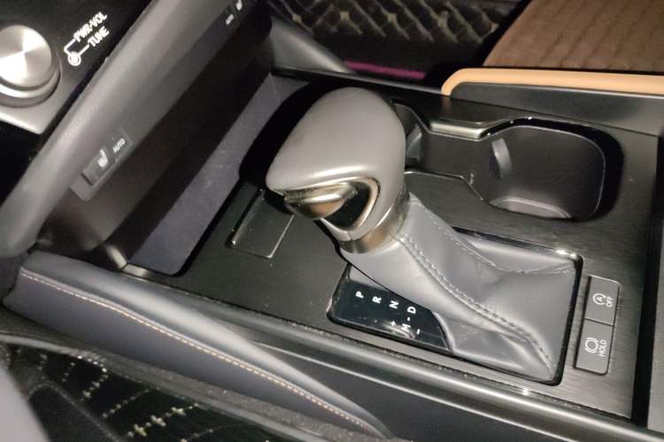 Used Lexus ES 2023 200 Excellence Edition
