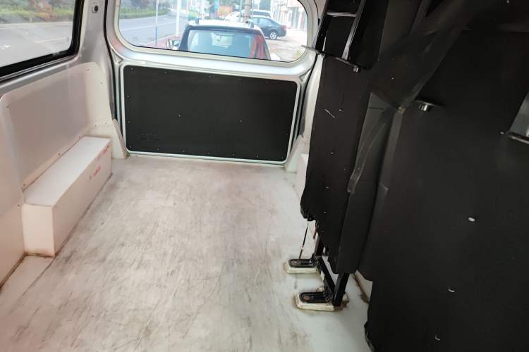 Used CHANGAN KAICHENG Ruixing M60 2023 1.5L GDI Comfort-Class Passenger Vehicle 6/7 Seats Left Rear Seat