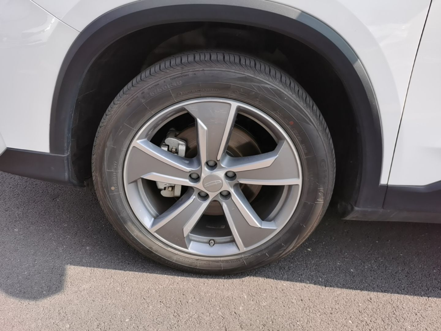 Geely Auto Haoyue L 2024 2.0T DCT Prestige Version — снимка 10