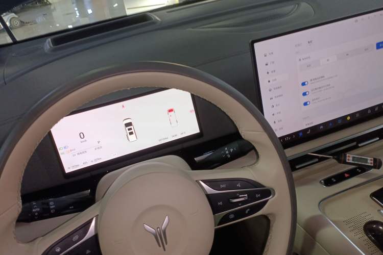 Used VOYAH Dream 2025 PHEV Four-Wheel-Drive Flagship Kunpeng Edition Gear Lever