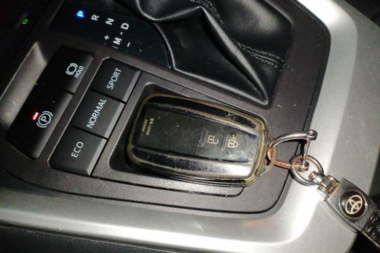 Used Toyota RAV4 2023 2.0L CVT Two-Wheel Drive Fashion Edition