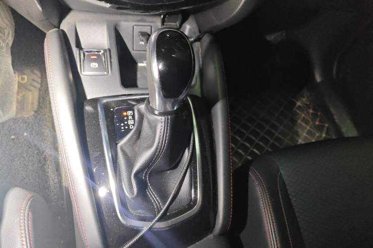 Used Nissan Qashqai 2019 2.0L CVT Luxury Edition Gear Lever