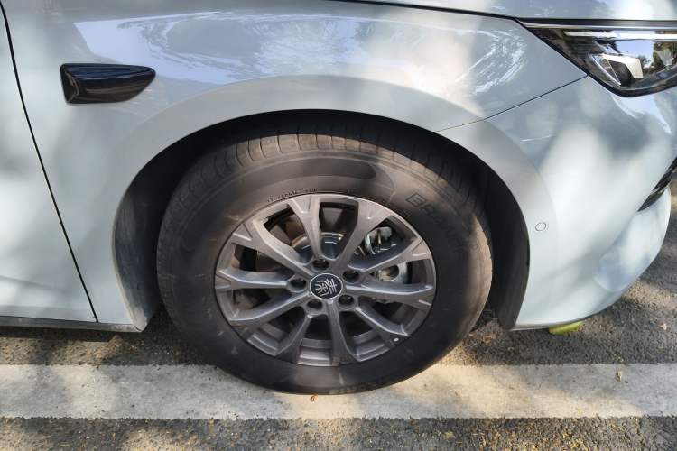 Used BYD Qin L 2025 DM-i Smart Drive 80KM Leading Model