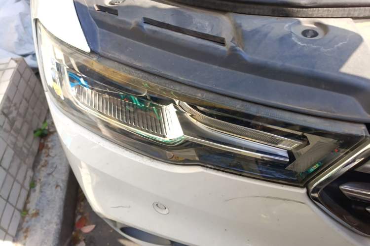 Used Haval H2s 2017 Blue Label 1.5T Dual-Clutch Luxury Model Right Front Headlight