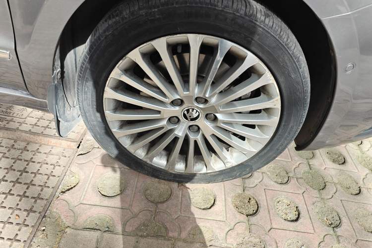 Used Skoda Superb 2013 1.8TSI Automatic Yashi Edition
