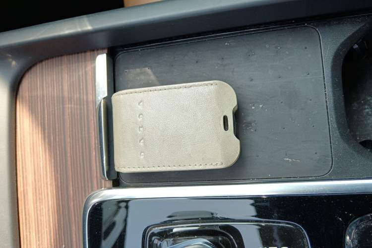 Used Volvo XC60 2022 B5 4x4 Smart Luxury Edition