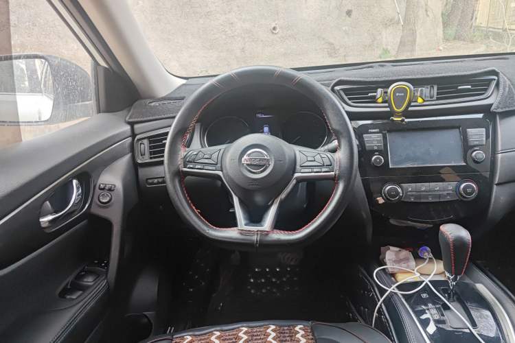 Used Nissan X-Trail 2017 2.0L CVT Comfort Edition 2WD Steering Wheel