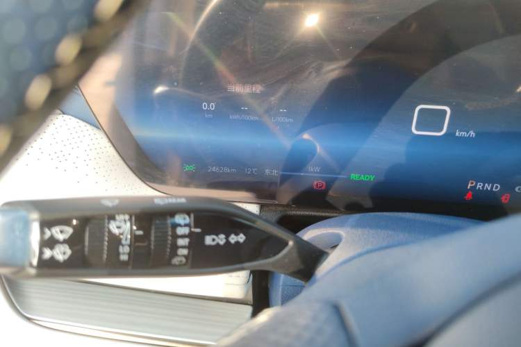 Used Buick GL8 New Energy 2024 Lu Zun Luxury Edition 7-Seater Odometer Close Up