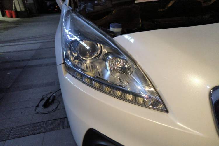 Used Peugeot 3008 2014 1.6THP Automatic Enjoyment Edition Right Front Headlight