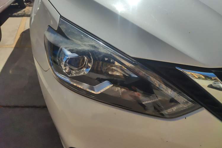 Used Nissan Sylphy 2019 1.6XV CVT Smart Connect Luxury Edition China VI Standard Right Front Headlight