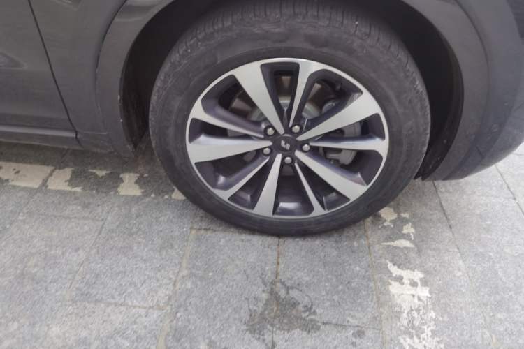 Used Li Auto ONE 2021 Extended-Range 6-Seater Version Right Front Wheel Hub