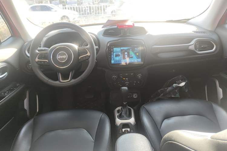 Used Jeep Renegade 2018 Connected Large Screen Version 180T Automatic High-Energy Edition