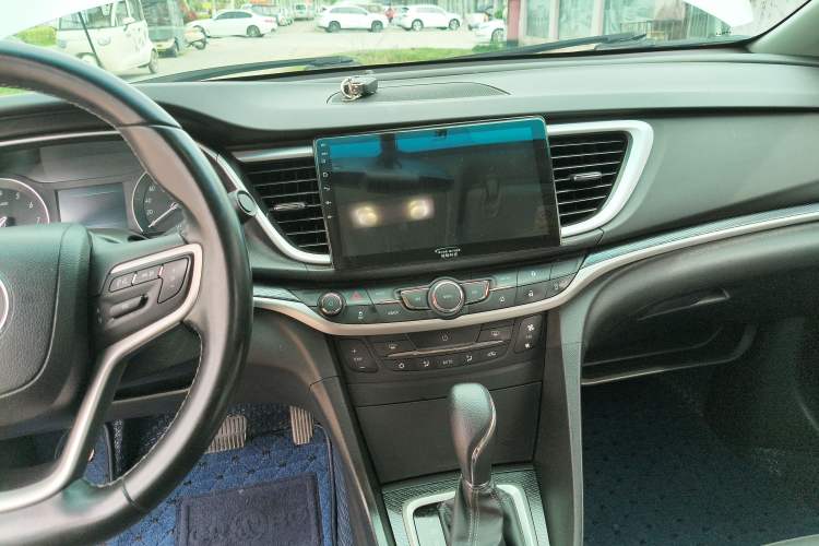 Used Buick GT 2019 18T Automatic Connected Elite Model China VI Standard Audio And AC Panel